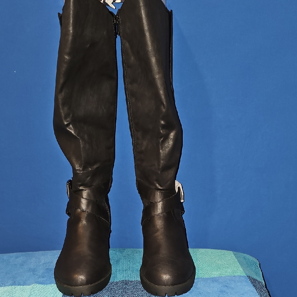 Torrid Black Rugged Knee Boot With Elastice 11W